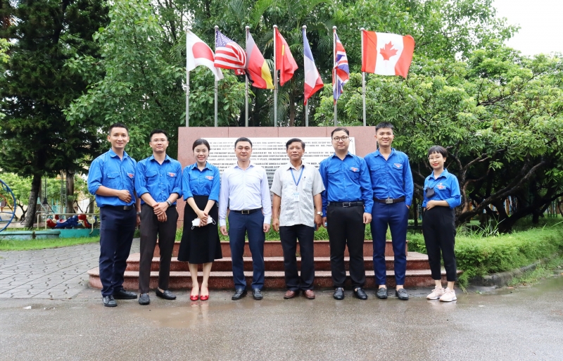 Công ty Dịch vụ Agribank tham gia hoạt động Kỷ niệm 75 năm ngày Thương binh liệt sỹ (27/7/1947 - 27/7/2022)