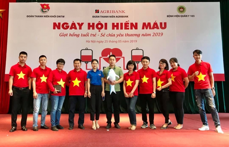 Thanh niên Công ty Dịch vụ Agribank đến với ngày hội hiến máu Giọt hồng tuổi trẻ - Sẻ chia yêu thương năm 2019