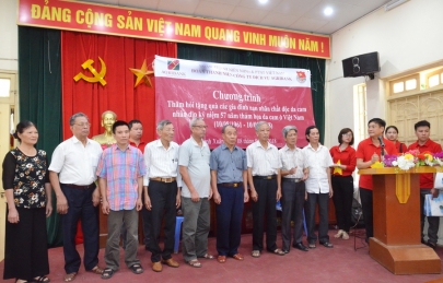 Công ty Dịch vụ Agribank chung tay xoa dịu nỗi đau da cam