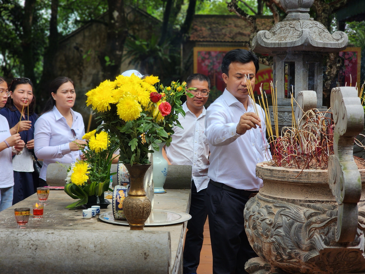 HÀNH TRÌNH VỀ NGUỒN - BỒI ĐẮP TRUYỀN THỐNG, HUN ĐÚC BẢN LĨNH NGƯỜI ĐẢNG VIÊN CÔNG TY DỊCH VỤ AGRIBANK