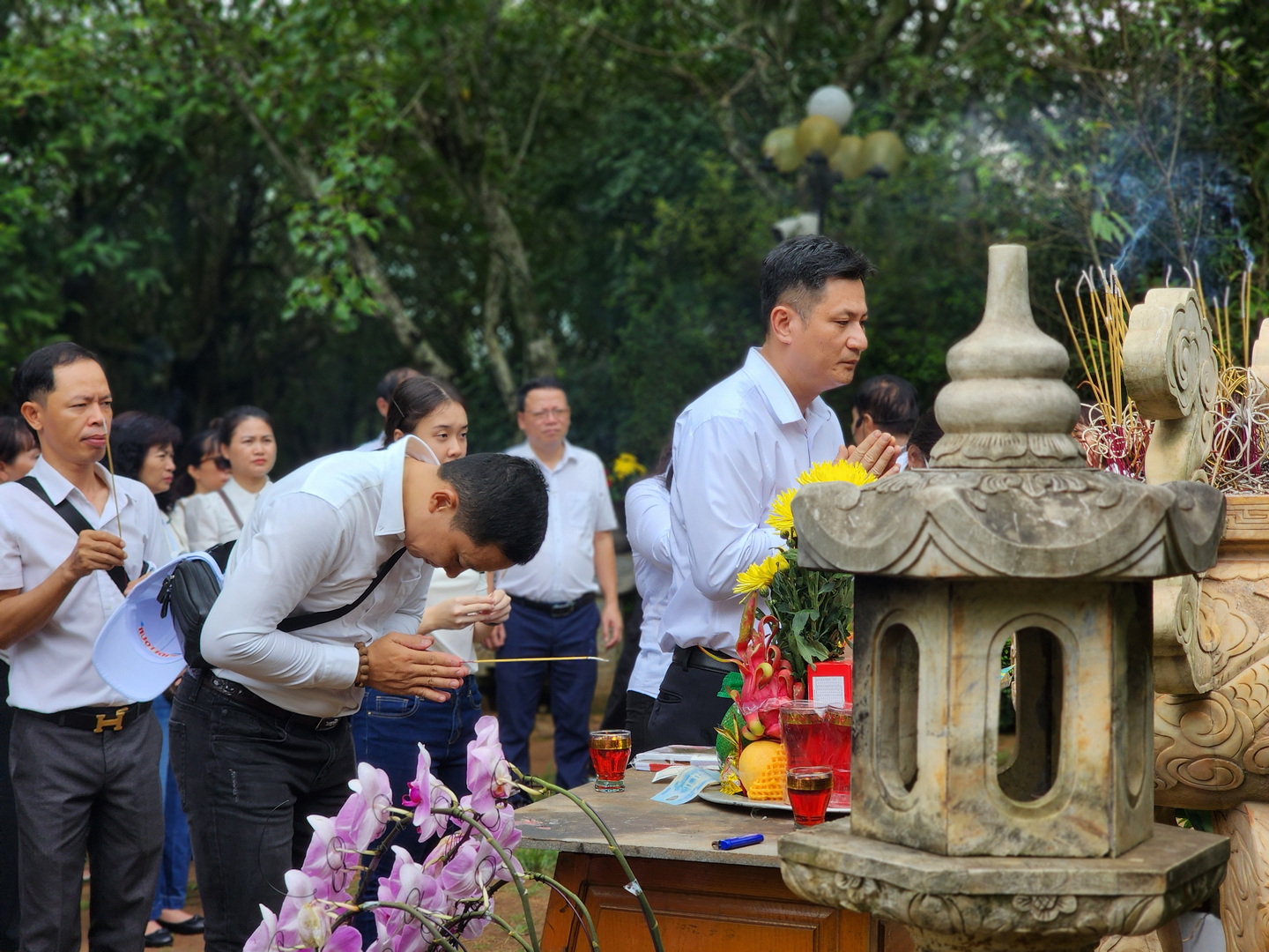 HÀNH TRÌNH VỀ NGUỒN - BỒI ĐẮP TRUYỀN THỐNG, HUN ĐÚC BẢN LĨNH NGƯỜI ĐẢNG VIÊN CÔNG TY DỊCH VỤ AGRIBANK
