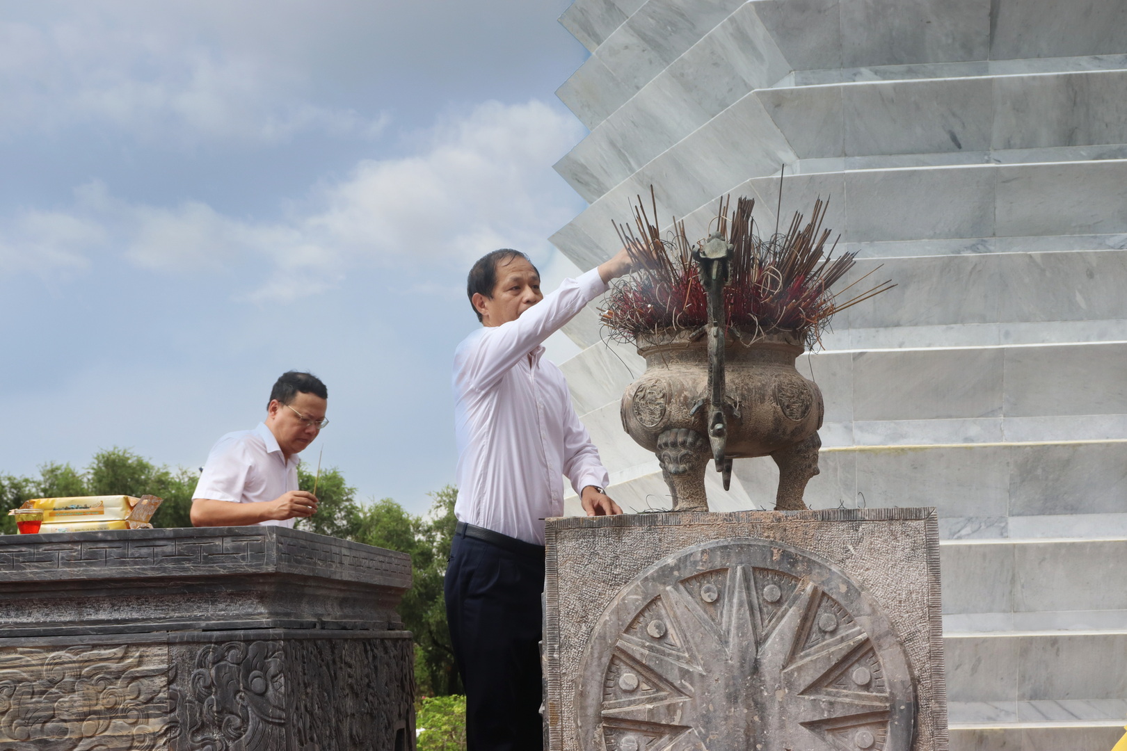 HÀNH TRÌNH VỀ NGUỒN - BỒI ĐẮP TRUYỀN THỐNG, HUN ĐÚC BẢN LĨNH NGƯỜI ĐẢNG VIÊN CÔNG TY DỊCH VỤ AGRIBANK