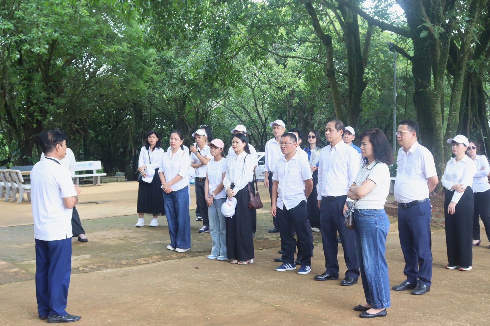 HÀNH TRÌNH VỀ NGUỒN - BỒI ĐẮP TRUYỀN THỐNG, HUN ĐÚC BẢN LĨNH NGƯỜI ĐẢNG VIÊN CÔNG TY DỊCH VỤ AGRIBANK